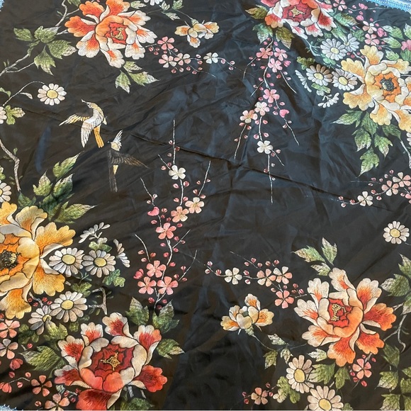 Johnny Was 100% Silk Johnny Was Floral Print Tassel Scarf 44" x 44" - Picture 5 of 8